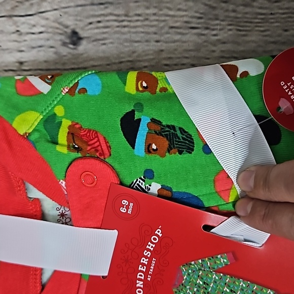 Holiday footie pajamas - Picture 4 of 4